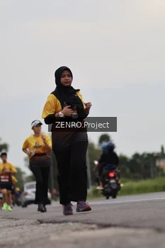 Runner Photo 2074400
