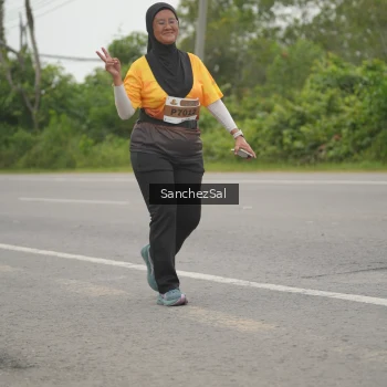 Runner Photo 2074436
