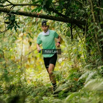 Runner Photo 2074655
