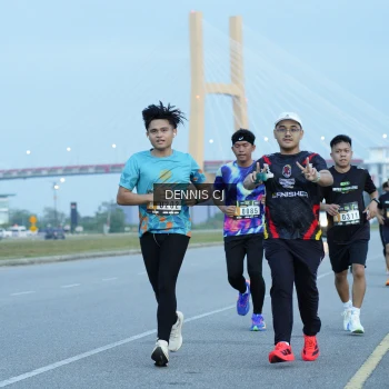 Runner Photo 2074759