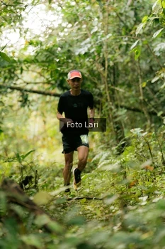 Runner Photo 2074822