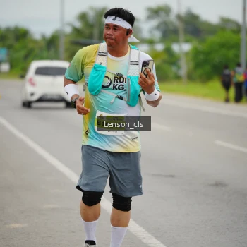 Runner Photo 2074834
