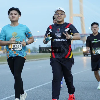 Runner Photo 2074852