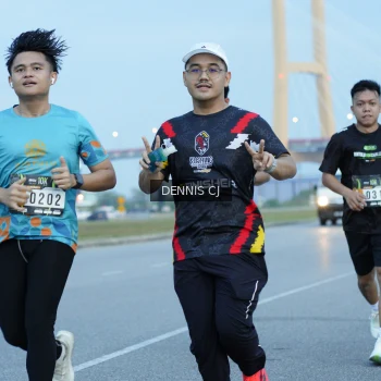 Runner Photo 2074865