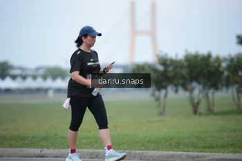 Runner Photo 2074912
