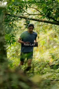 Runner Photo 2074943