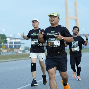 Runner Photo 2074972