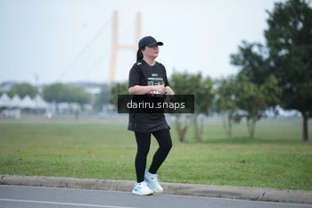 Runner Photo 2075155