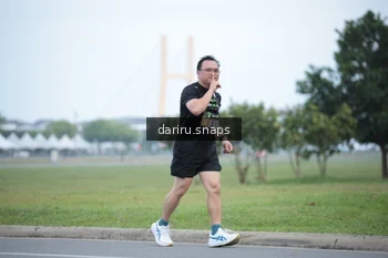 Runner Photo 2075598