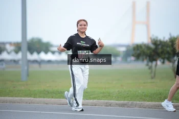 Runner Photo 2075660