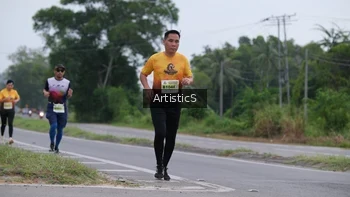 Runner Photo 2075705