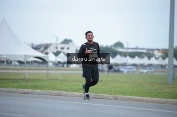 Runner Photo 2075808