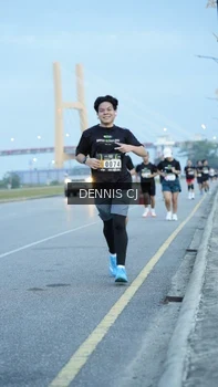 Runner Photo 2075842