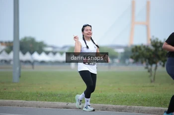 Runner Photo 2075883