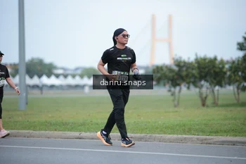 Runner Photo 2075923