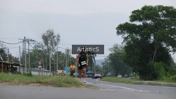 Runner Photo 2075971