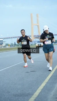 Runner Photo 2076036