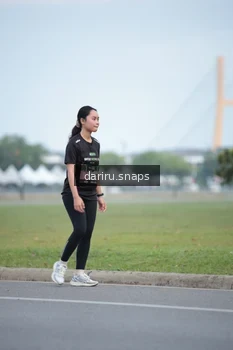 Runner Photo 2076106