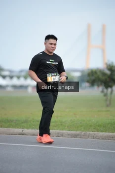 Runner Photo 2076220