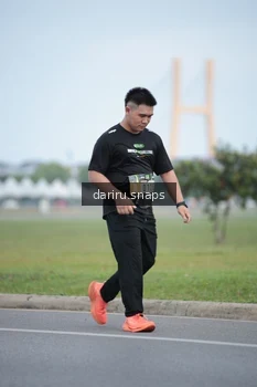 Runner Photo 2076225