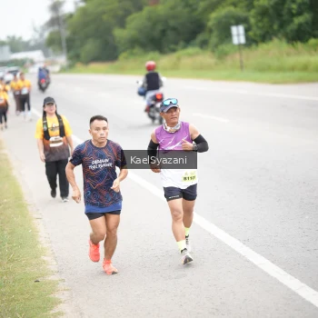 Runner Photo 2076235