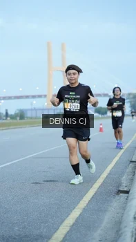 Runner Photo 2076260
