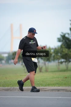 Runner Photo 2076303