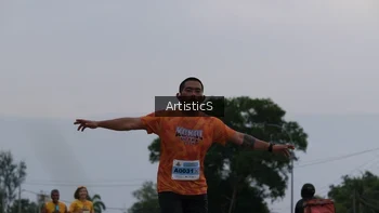 Runner Photo 2076353