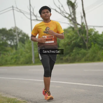 Runner Photo 2076375