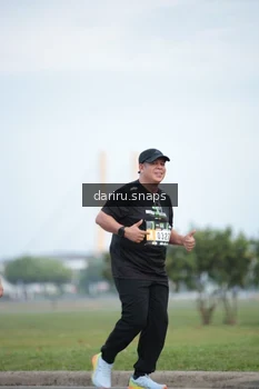 Runner Photo 2076498