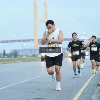 Runner Photo 2076501