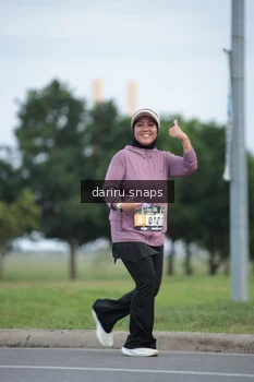 Runner Photo 2076523