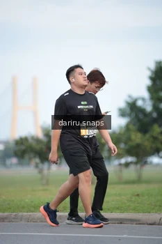 Runner Photo 2076555