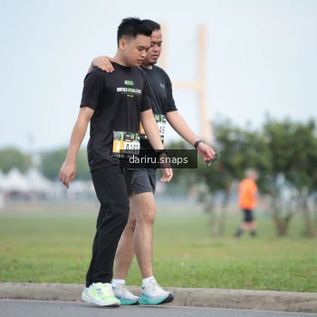 Runner Photo 2076701