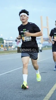 Runner Photo 2076742