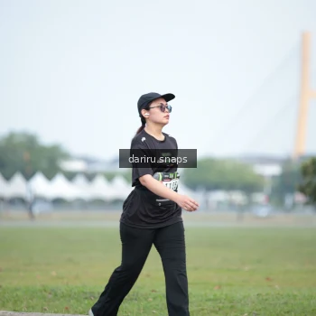 Runner Photo 2076875