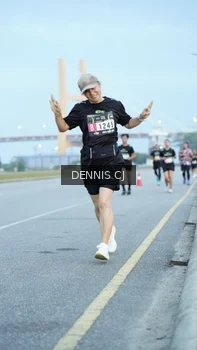Runner Photo 2077705