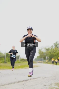 Runner Photo 2077990