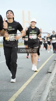 Runner Photo 2081076