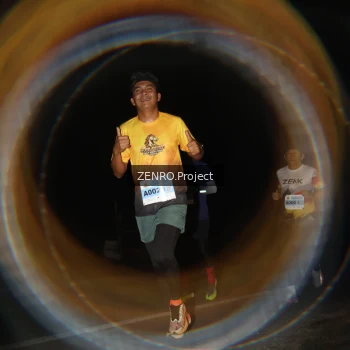 Runner Photo 2082002