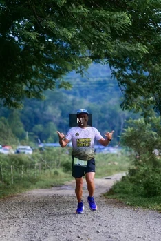 Runner Photo 2083057