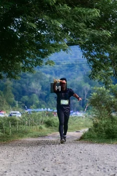 Runner Photo 2083121