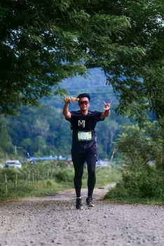 Runner Photo 2083131