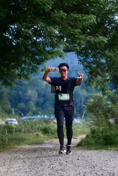 Runner Photo 2083135