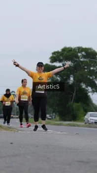 Runner Photo 2083960