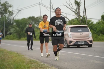 Runner Photo 2085534