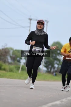 Runner Photo 2088989