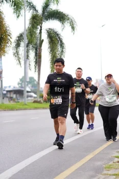 Runner Photo 2090685