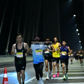 Runner Photo 2093317