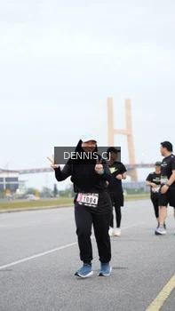 Runner Photo 2096917